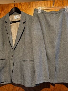 Vintage  Levi's Women's Gray Skirt Suit Set